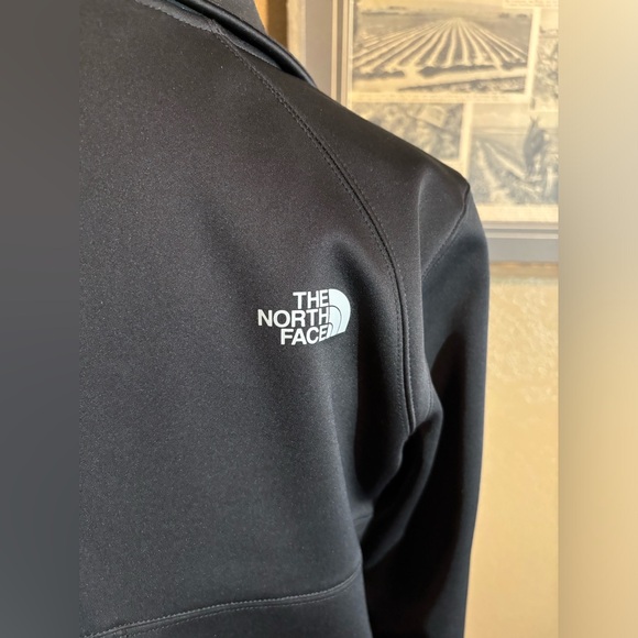 The North Face Soft Shell Jacket - Picture 3 of 5